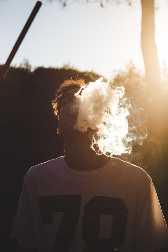 daniel ramos suUs21vrCXc unsplash 683x1024 - Lung Foundation Australia launches new vaping eLearning for young people